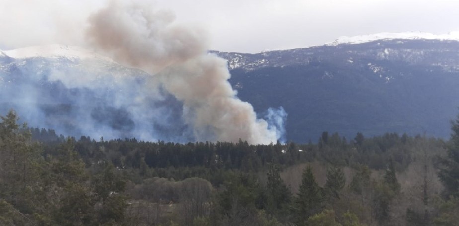 SPLIF El Bolsn intervino en varias quemas fuera de control y un incendio en Malln Ahogado